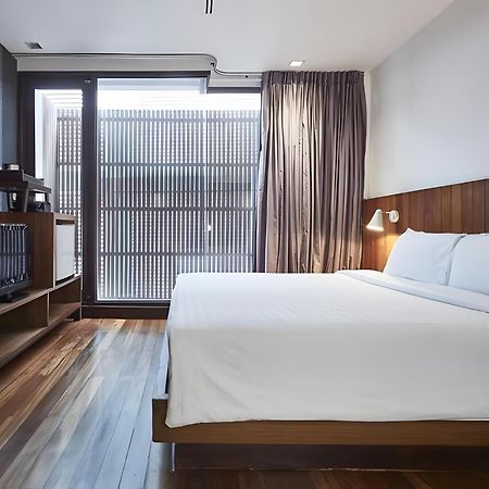 Wish Inn Silom - วิช อินน์ สีลม X Bangkok Exterior photo