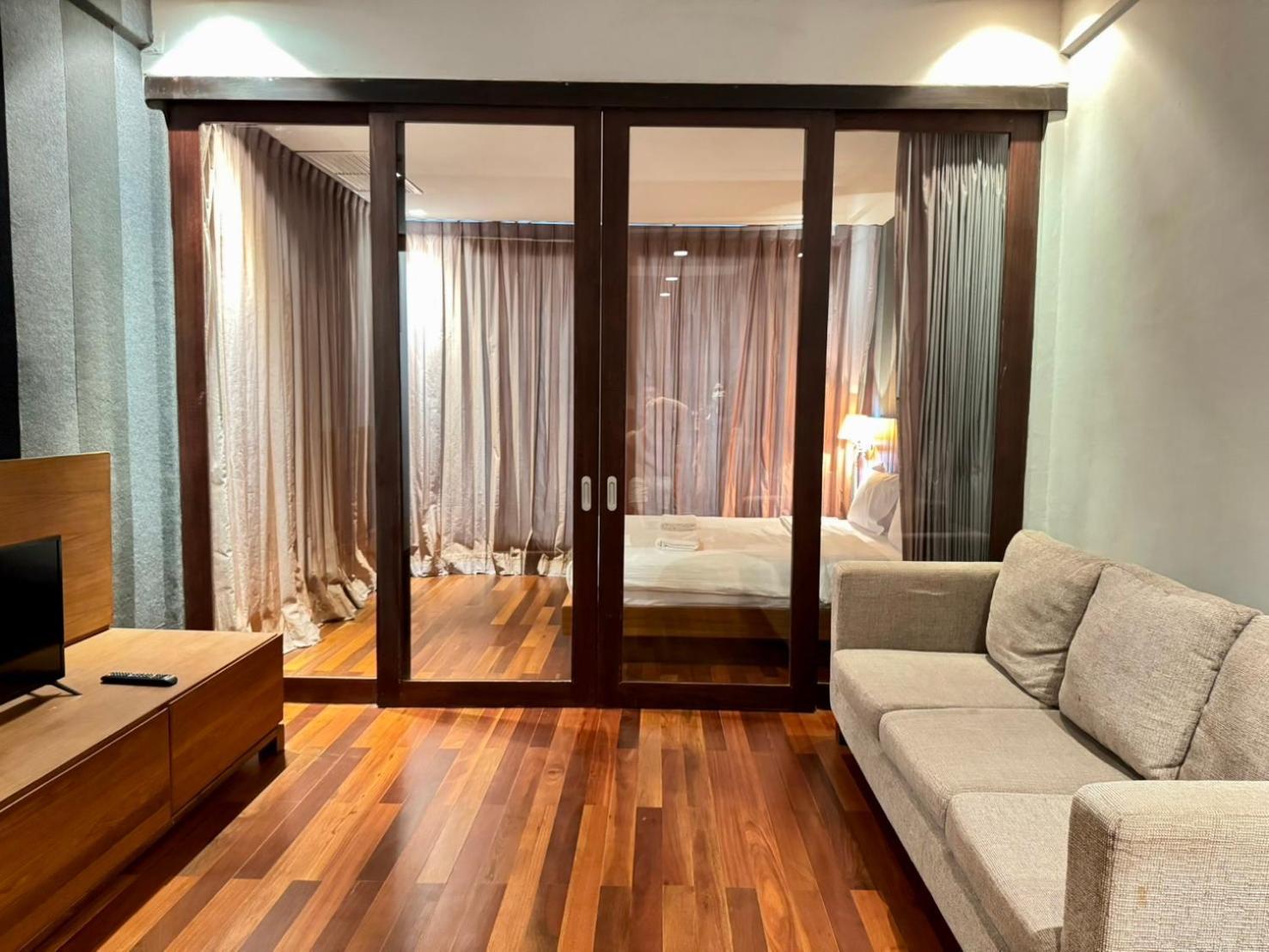 Wish Inn Silom - วิช อินน์ สีลม X Bangkok Exterior photo