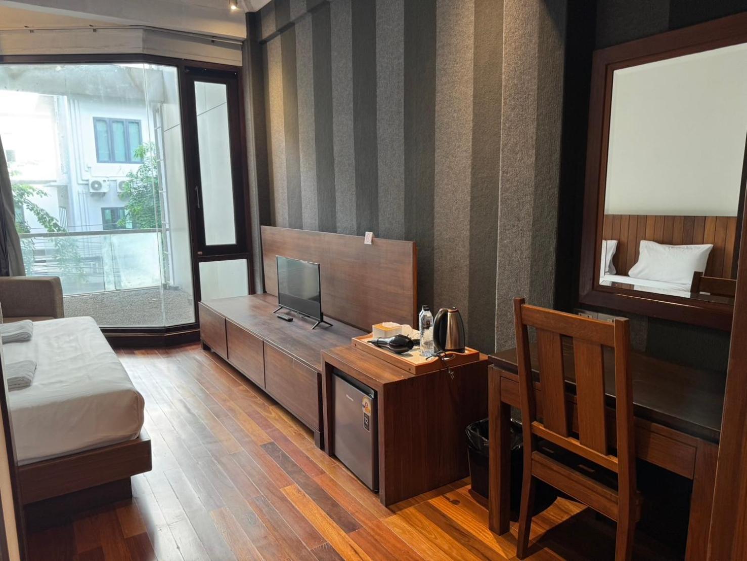 Wish Inn Silom - วิช อินน์ สีลม X Bangkok Exterior photo
